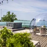 Hotel Mana & Sea