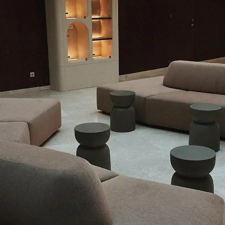 帕兰加安伯顿绿色公寓 4*